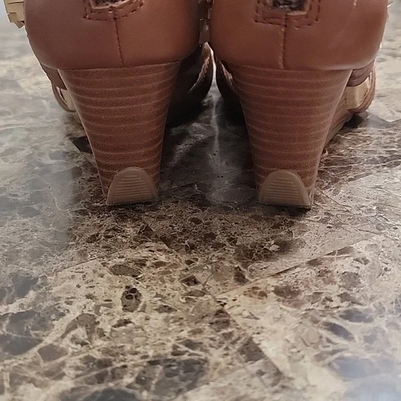 KENNETH Cole Reaction Woman's Leather Wedge Sandal 7M - Picture 10 of 10